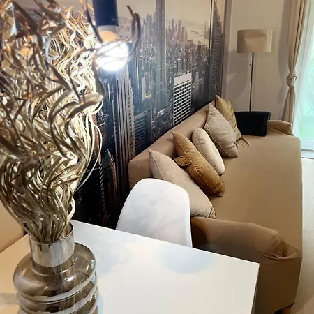 Corvin Promenade Crystal Apartmán *
