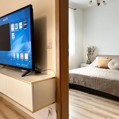 Corvin Promenade Crystal