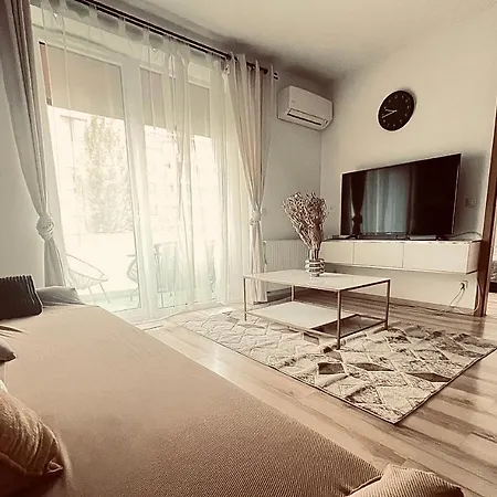 Corvin Promenade Crystal Apartamento *
